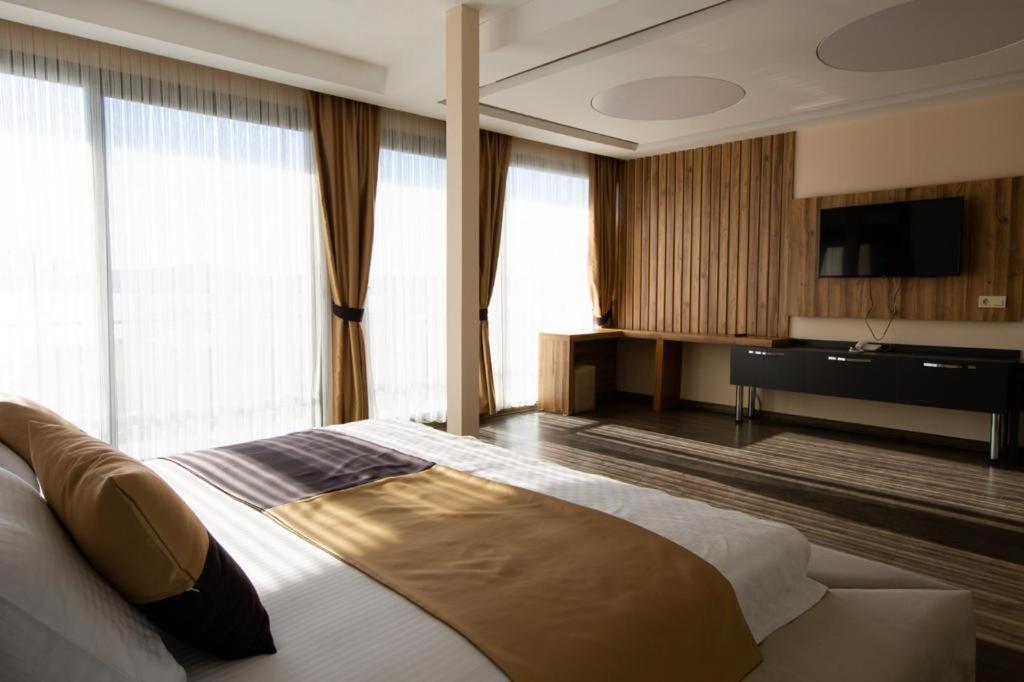 Carpe Diem Hotel Ayvalik Exterior photo
